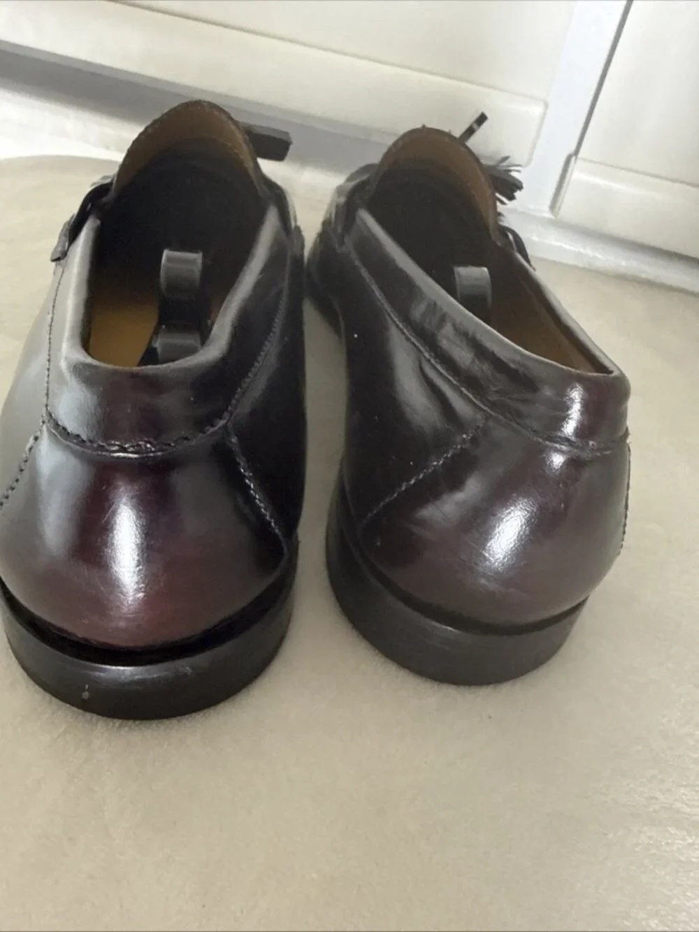 COLE HAAN Mens Pinch Tassel Burgundy Leather Loafers 10.5 D 03507 Preppy